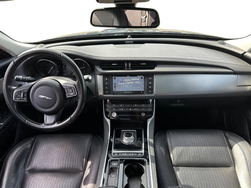 Jaguar XF usata a Pistoia (6)