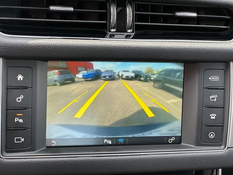 Jaguar XF usata a Pistoia (9)