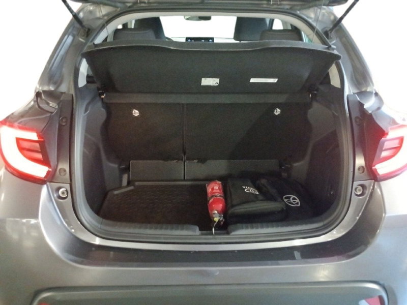 Toyota Yaris usata a Milano (12)