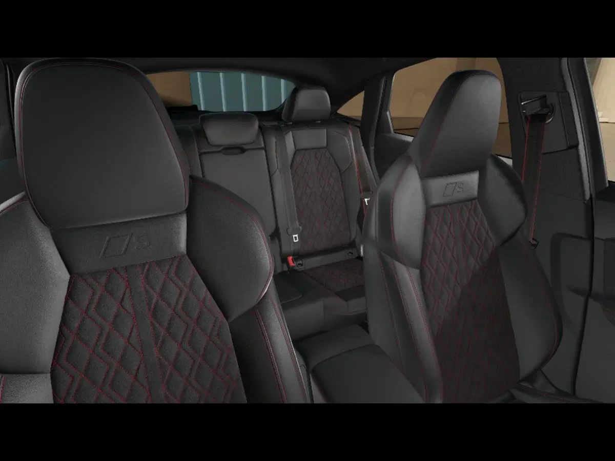 Audi Q6 Sportback nuova a Livorno (11)