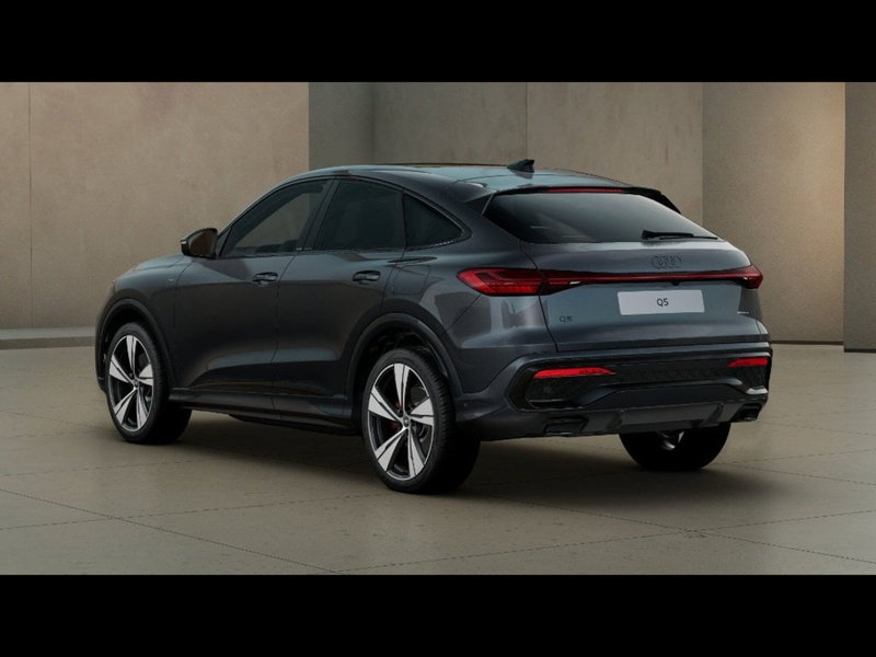 Audi Q6 Sportback nuova a Livorno (3)