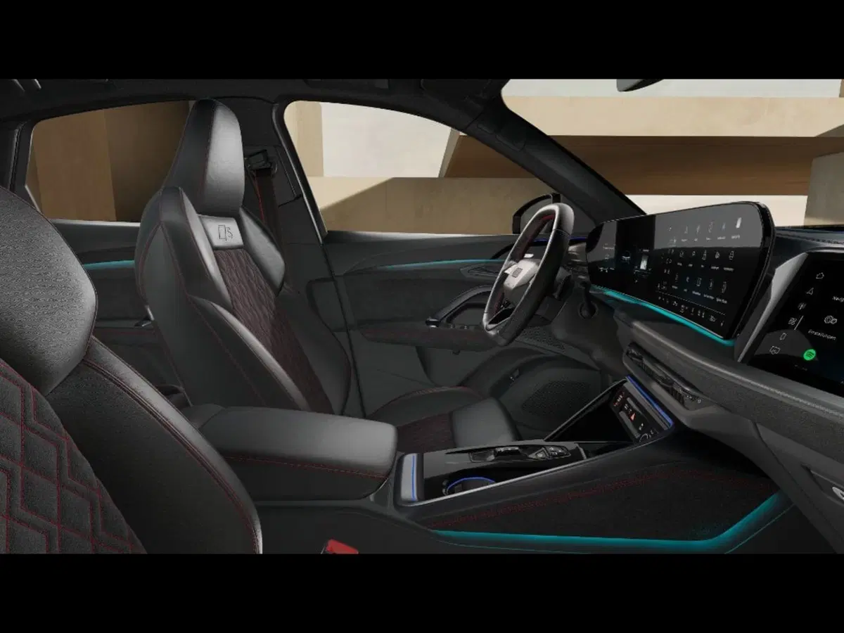 Audi Q6 Sportback nuova a Livorno (9)
