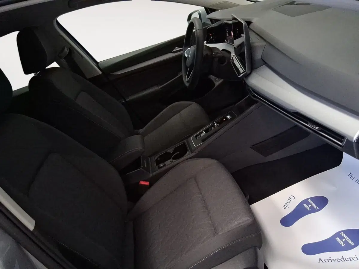 Volkswagen Golf nuova a Bologna (8)