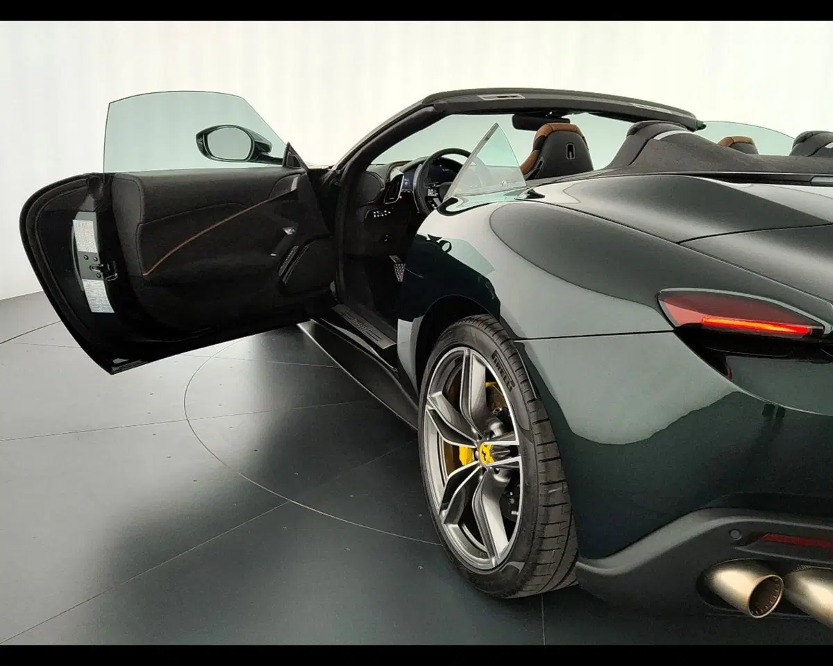 Ferrari Roma Spider usata a Verona (14)