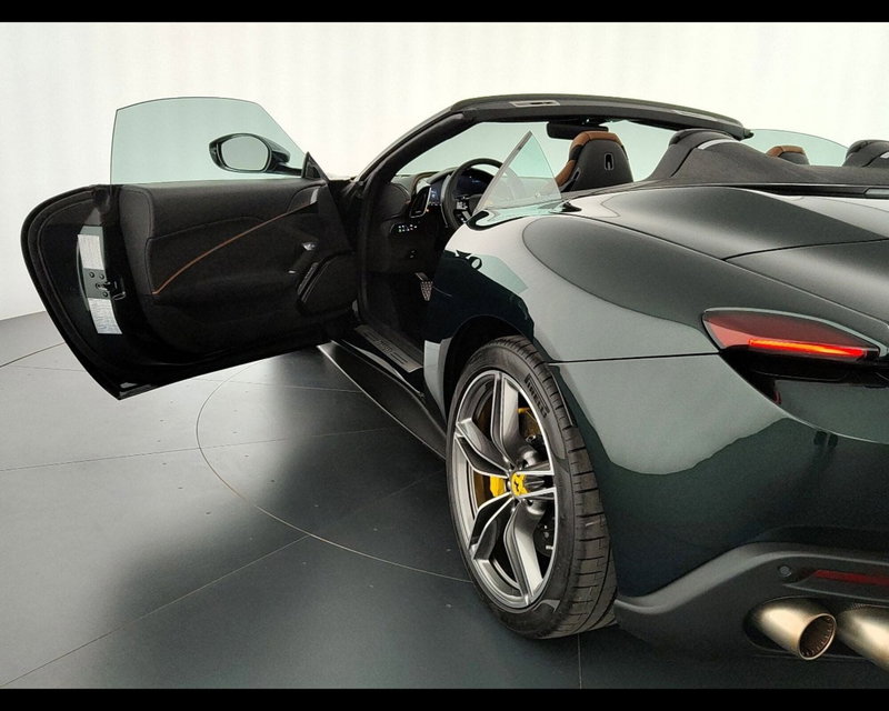 Ferrari Roma Spider usata a Verona (14)