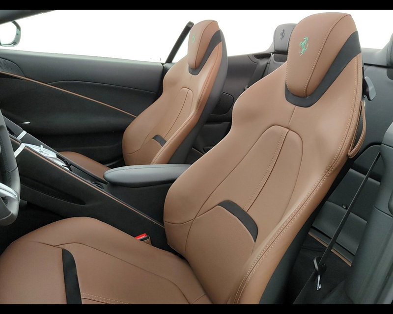 Ferrari Roma Spider usata a Verona (6)