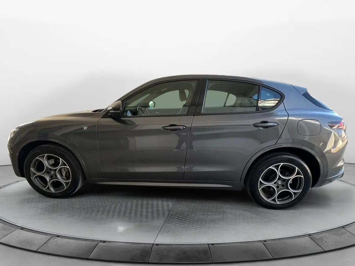 Alfa Romeo Stelvio usata a Pisa (7)