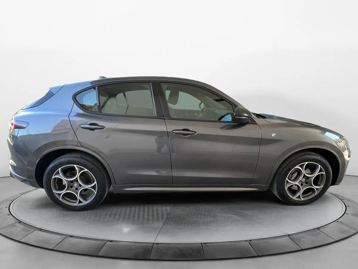 Alfa Romeo Stelvio usata a Pisa (8)