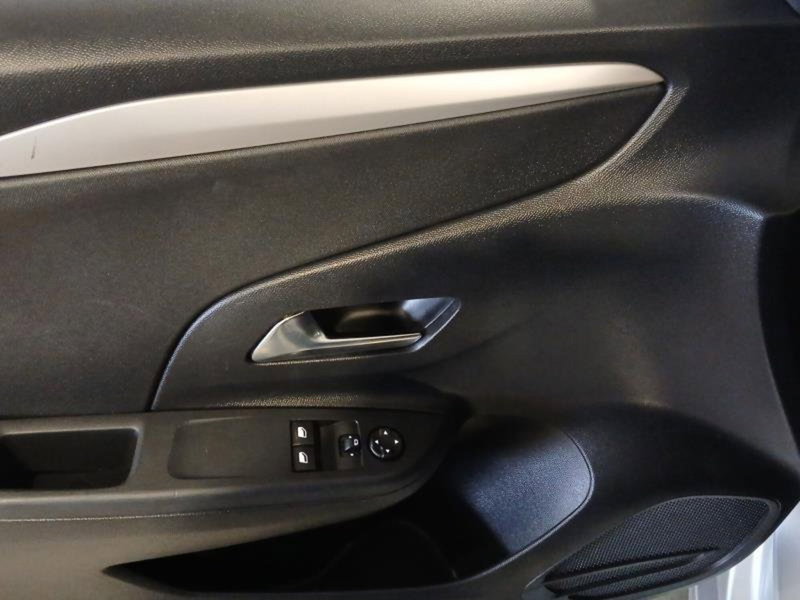 Opel Corsa usata a Genova (12)