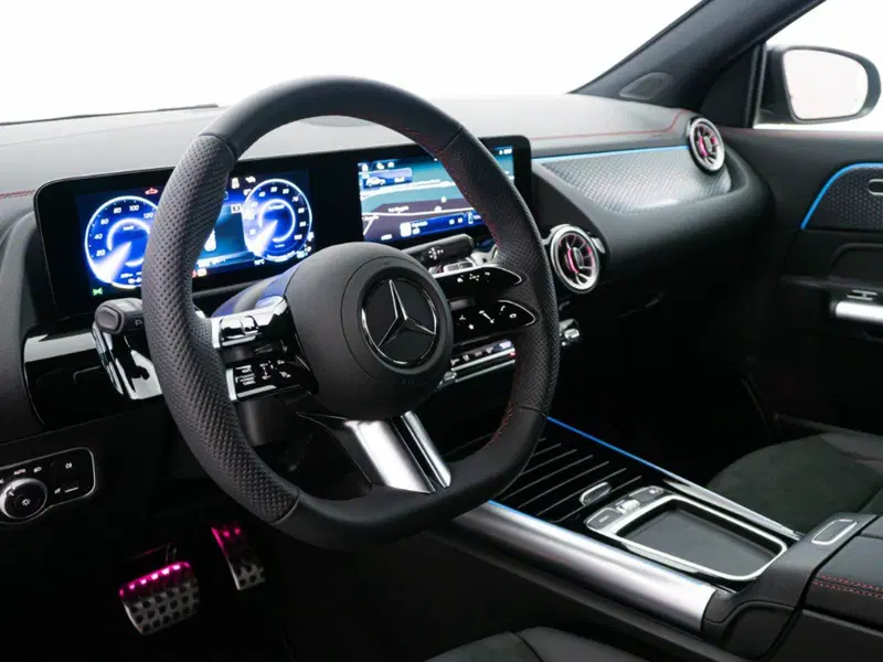 Mercedes-Benz EQA nuova a Macerata (13)