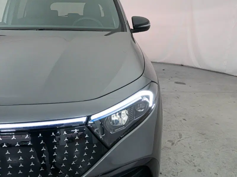 Mercedes-Benz EQA nuova a Macerata (2)