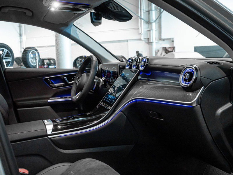 Mercedes-Benz GLC nuova a Rimini (17)