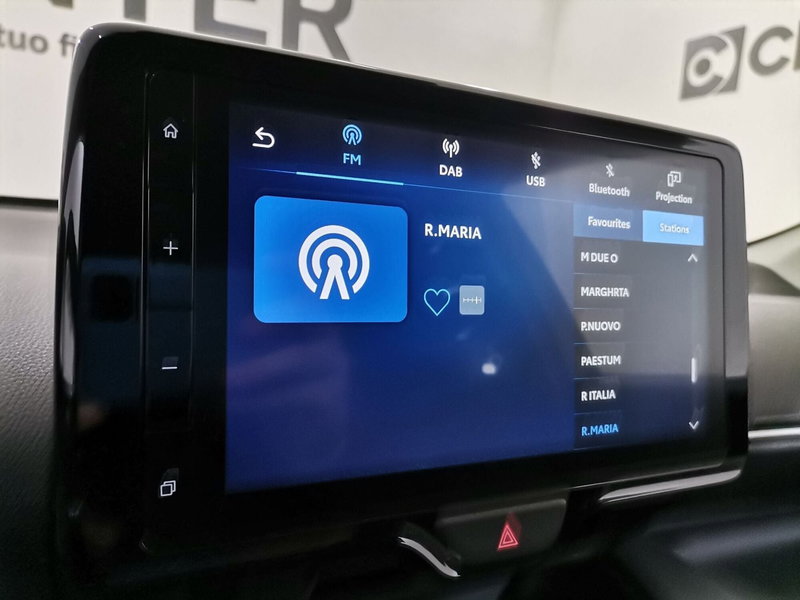 Toyota Yaris nuova a Salerno (12)