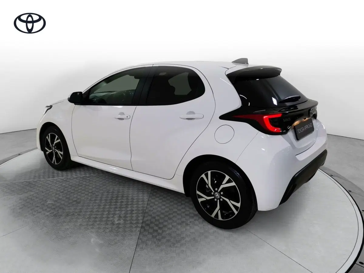 Toyota Yaris nuova a Salerno (4)