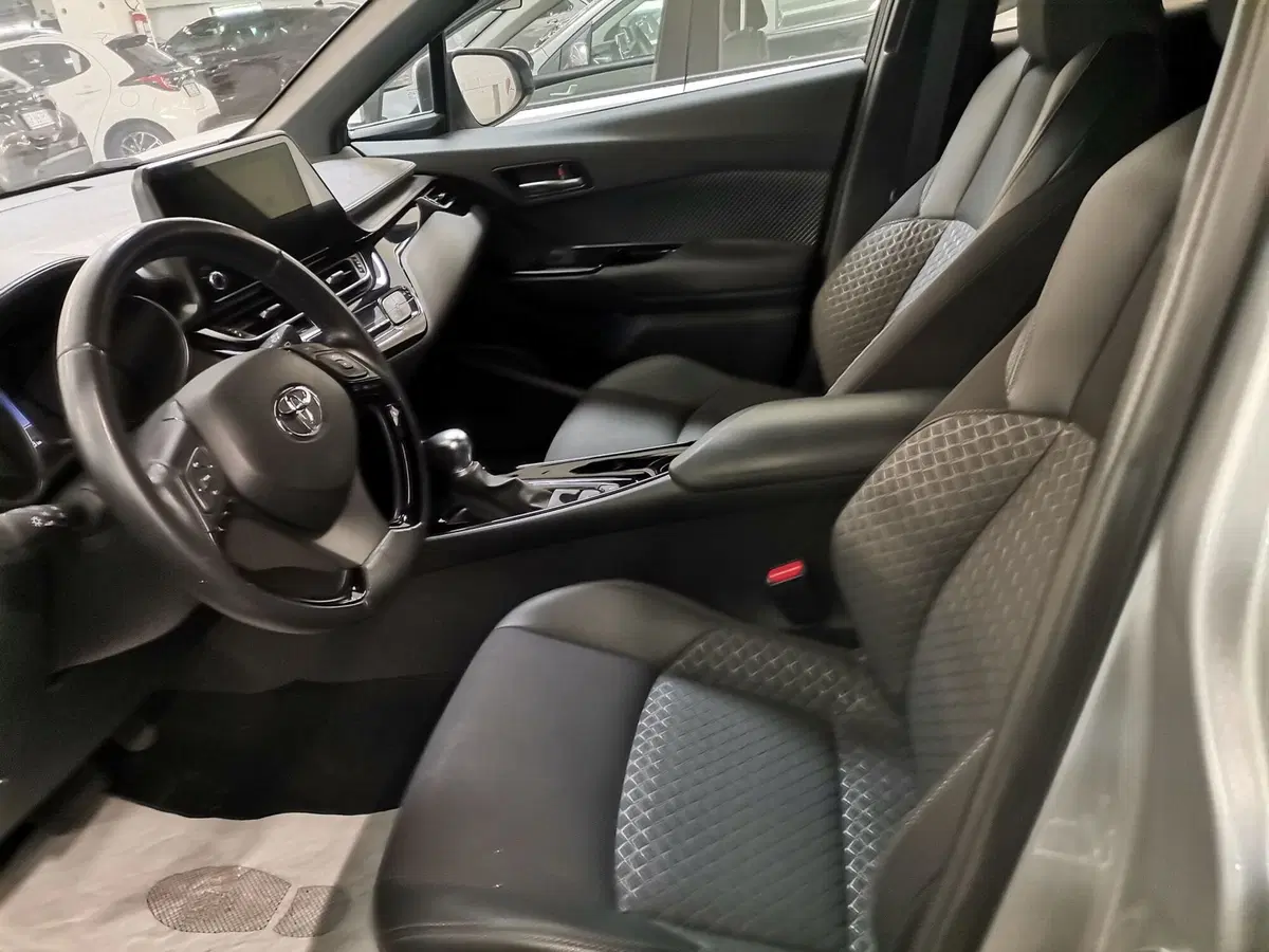 Toyota Toyota C-HR usata a Salerno (7)