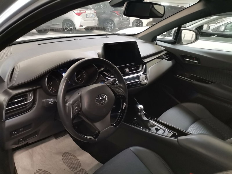 Toyota Toyota C-HR usata a Salerno (8)