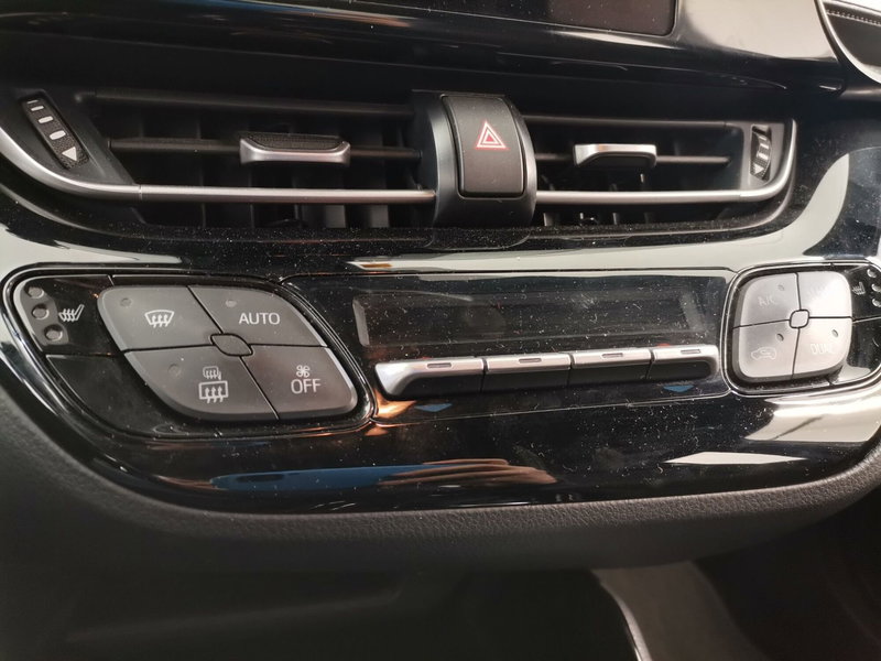 Toyota Toyota C-HR usata a Salerno (11)