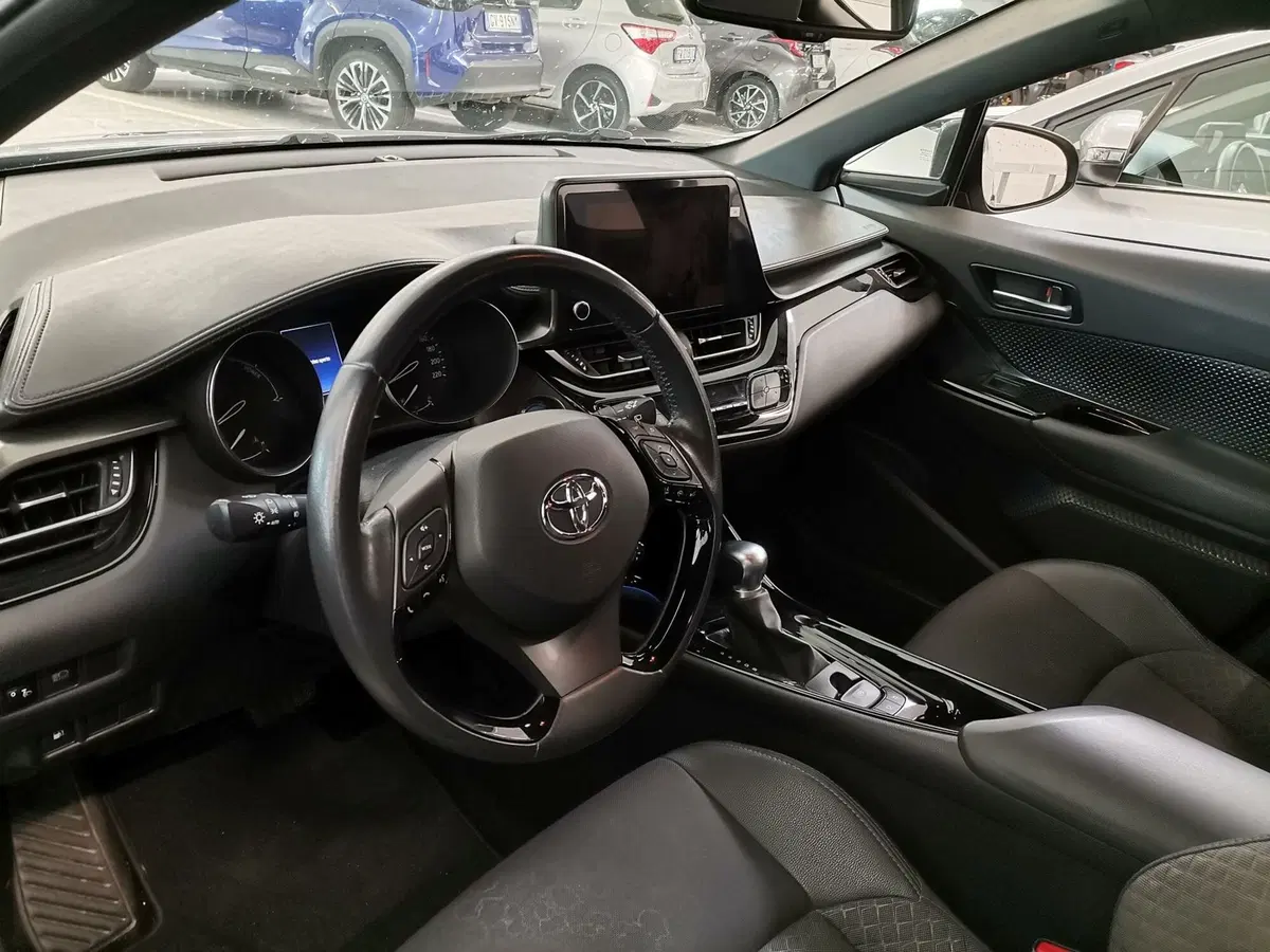 Toyota Toyota C-HR usata a Salerno (7)