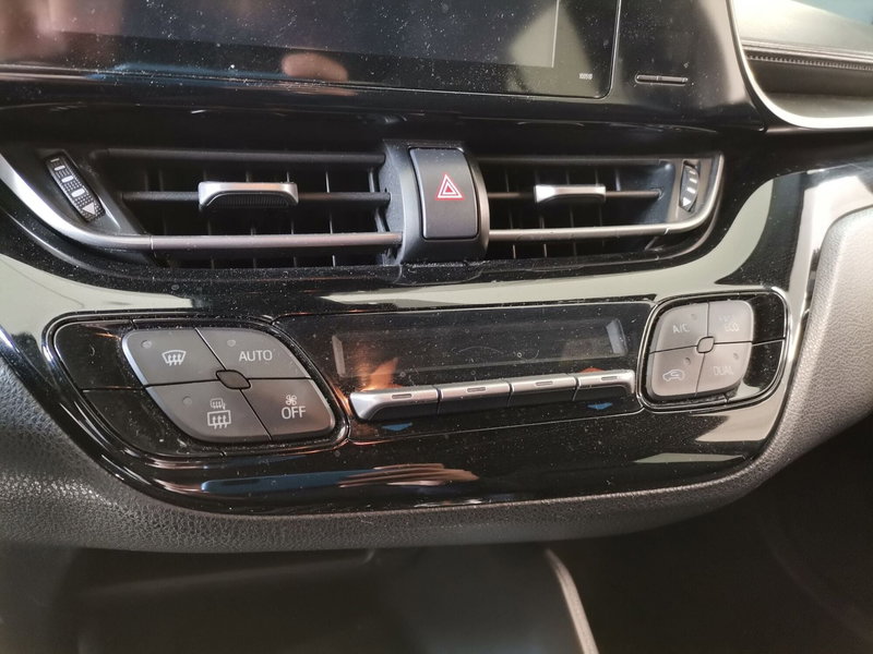 Toyota Toyota C-HR usata a Salerno (11)