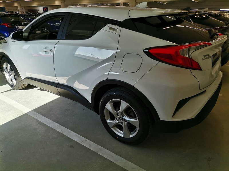 Toyota Toyota C-HR usata a Salerno (4)