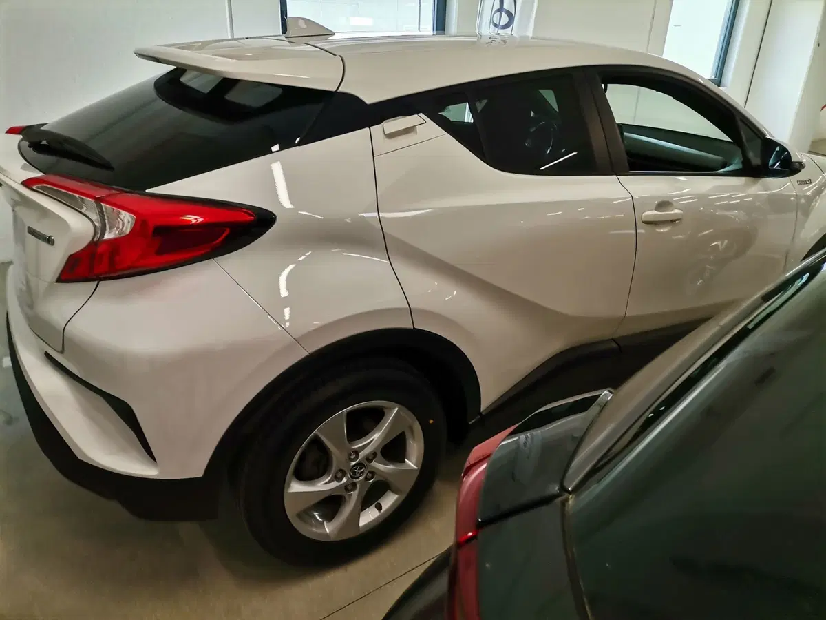 Toyota Toyota C-HR usata a Salerno (6)