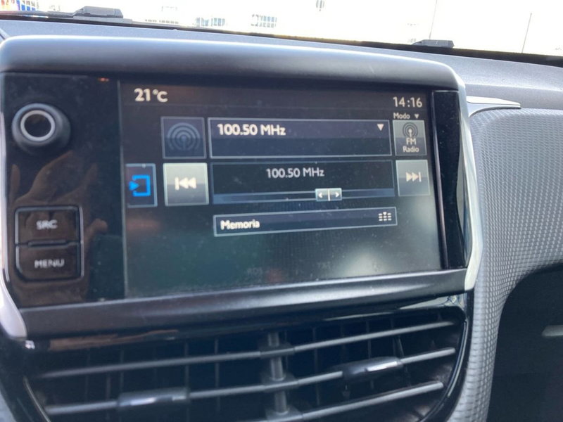 Peugeot 208 usata a Milano (12)