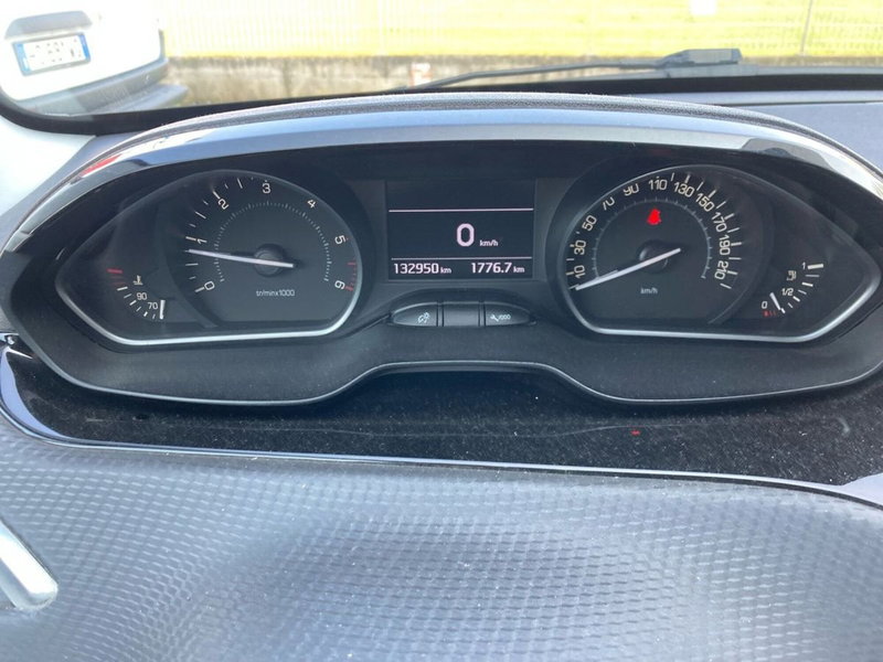 Peugeot 208 usata a Milano (13)