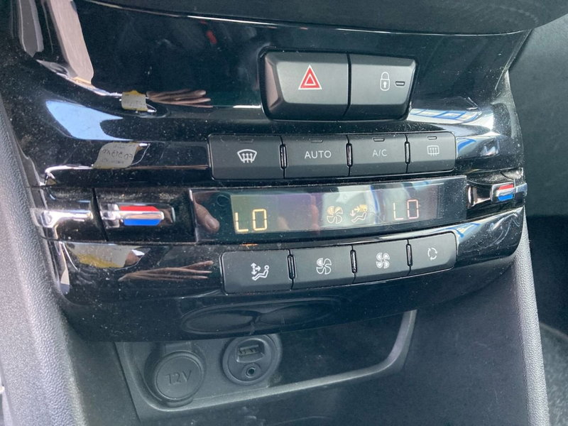 Peugeot 208 usata a Milano (14)