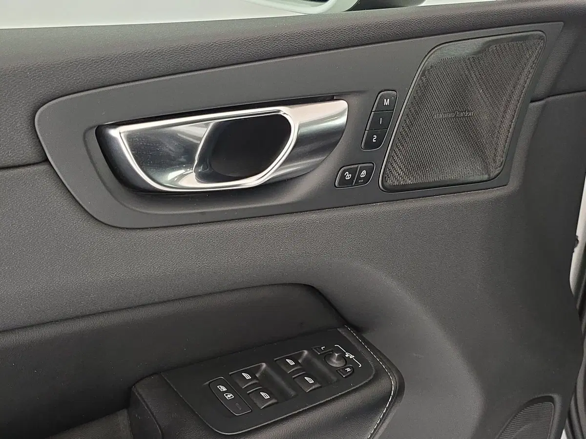 Volvo XC60 usata a Cuneo (18)