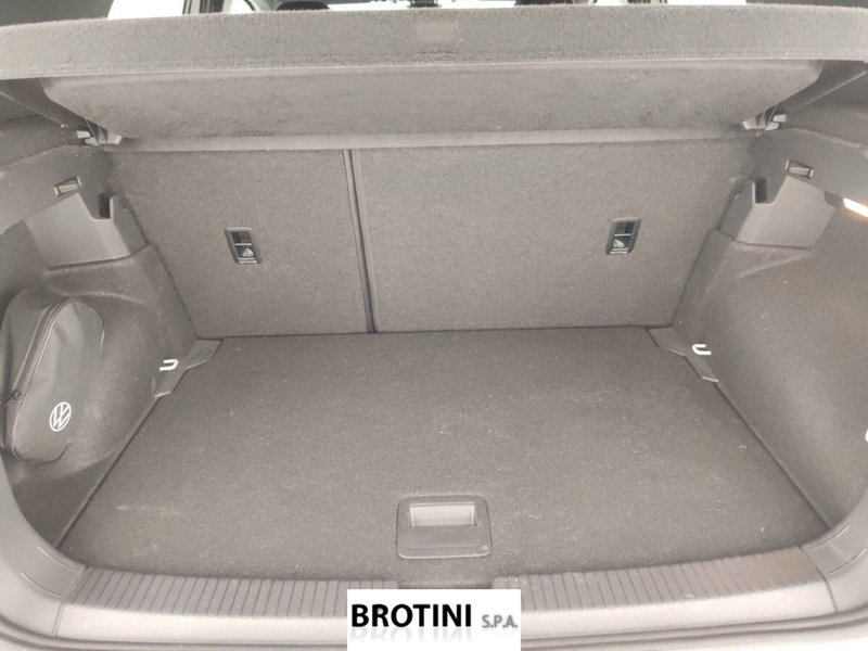 Volkswagen T-Cross usata a Massa-Carrara (15)