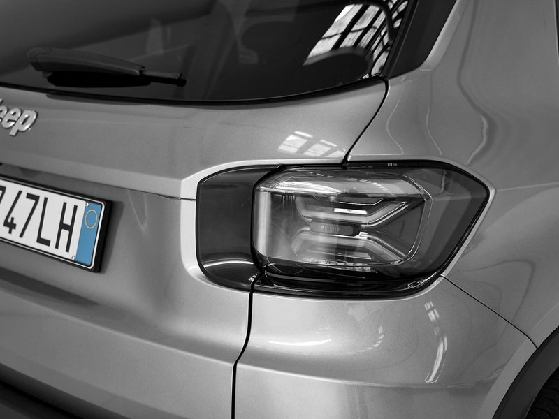 Jeep Avenger usata a Prato (8)