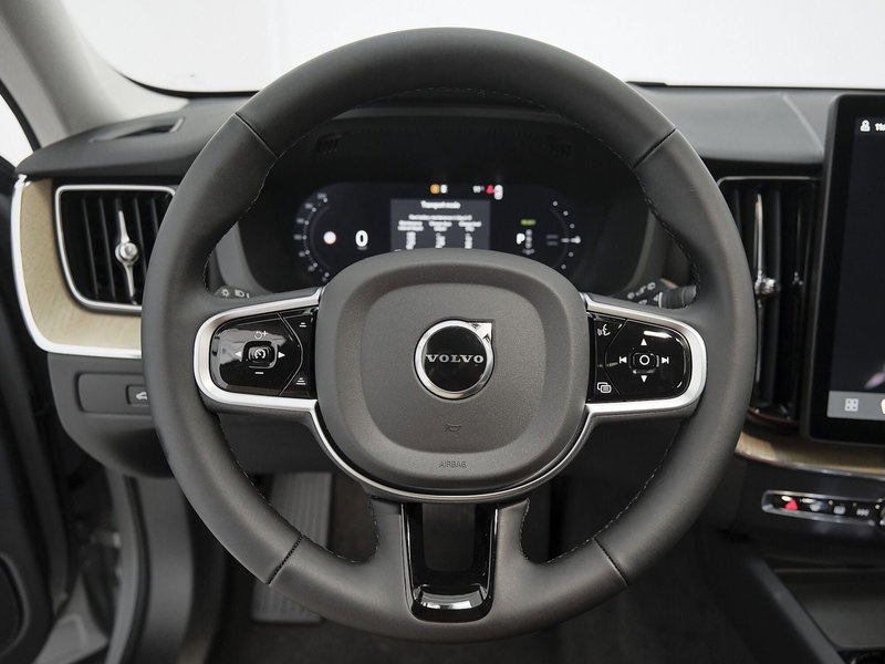 Volvo XC60 usata a Prato (9)