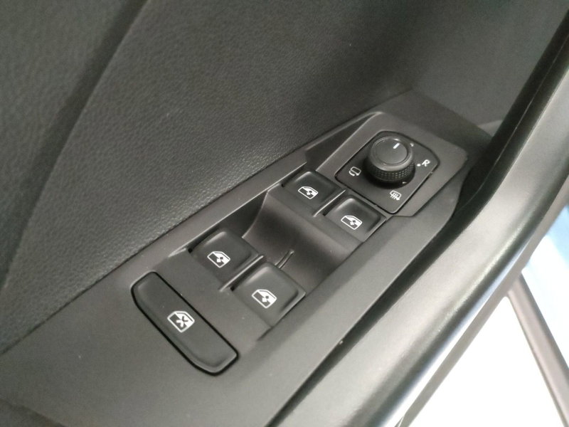 Volkswagen T-Cross usata a Napoli (16)