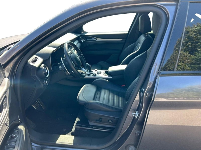 Alfa Romeo Stelvio usata a Salerno (6)