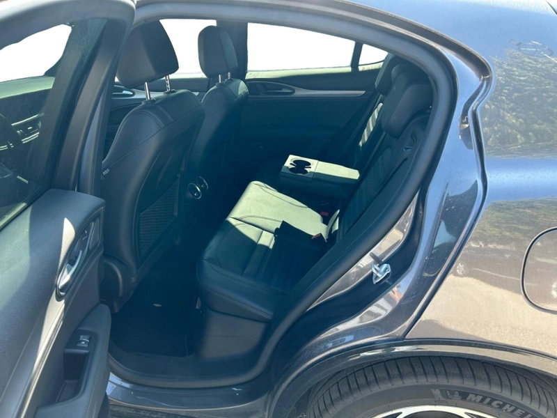 Alfa Romeo Stelvio usata a Salerno (7)