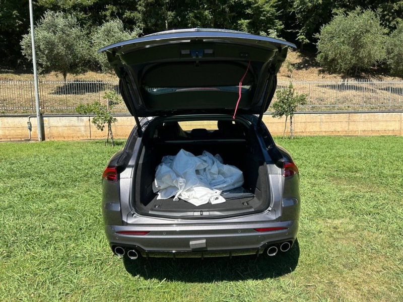 Maserati Grecale nuova a Salerno (15)