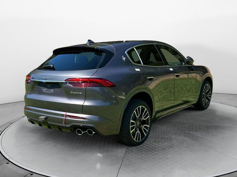 Maserati Grecale nuova a Salerno (3)