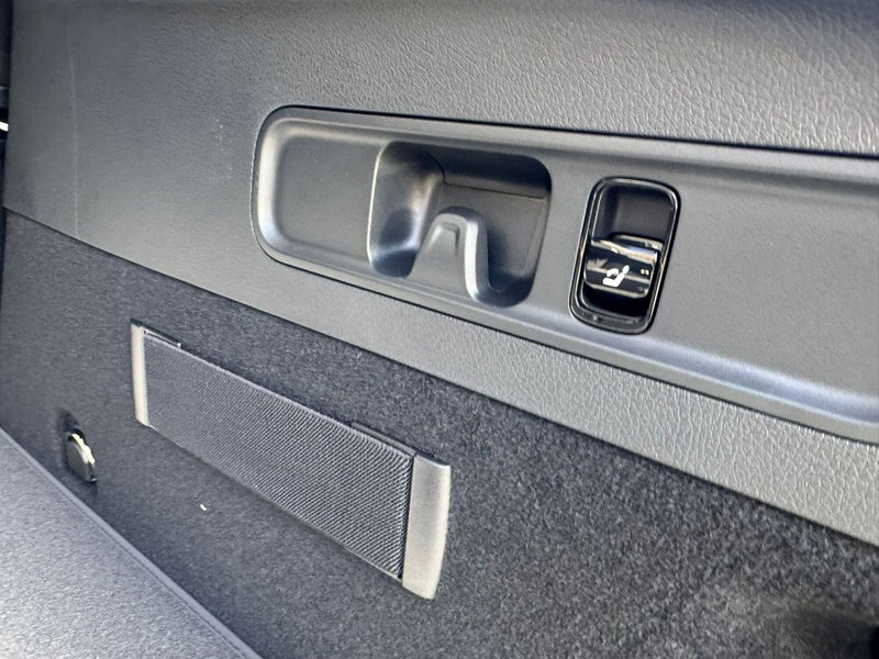 Mercedes-Benz GLC Coupé nuova a Salerno (14)