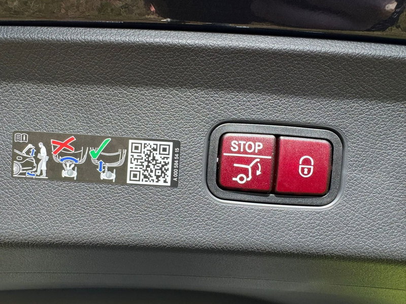 Mercedes-Benz GLC Coupé nuova a Salerno (15)