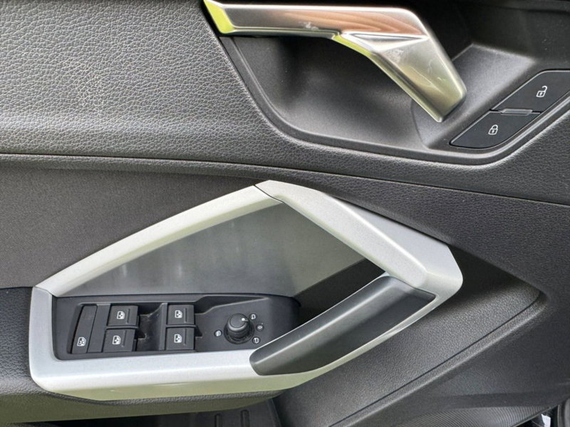 Audi Q3 Sportback usata a Salerno (16)