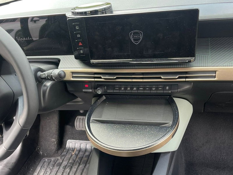 Lancia Ypsilon usata a Salerno (16)