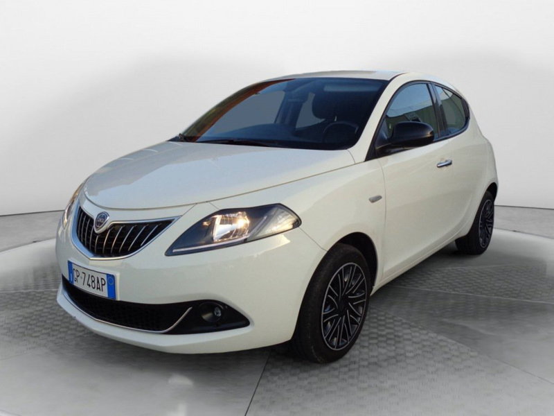 Lancia Ypsilon usata a Salerno