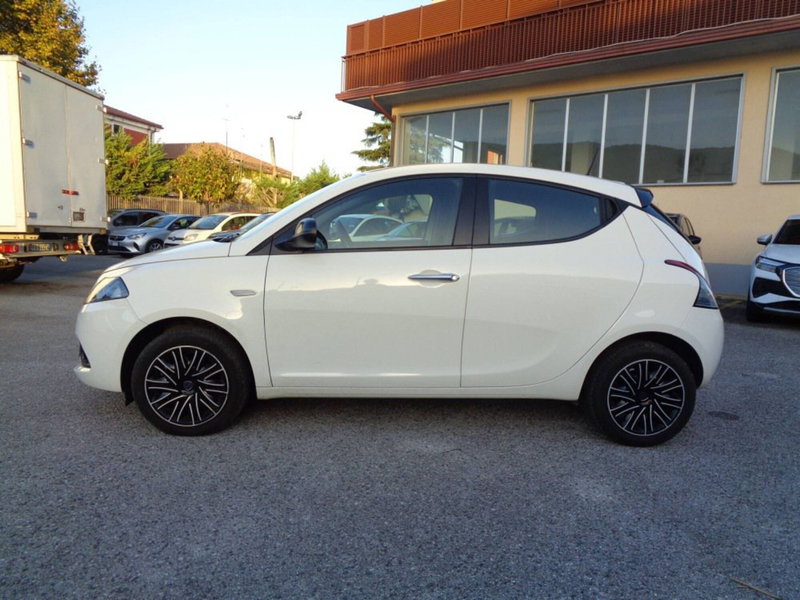 Lancia Ypsilon usata a Salerno (10)