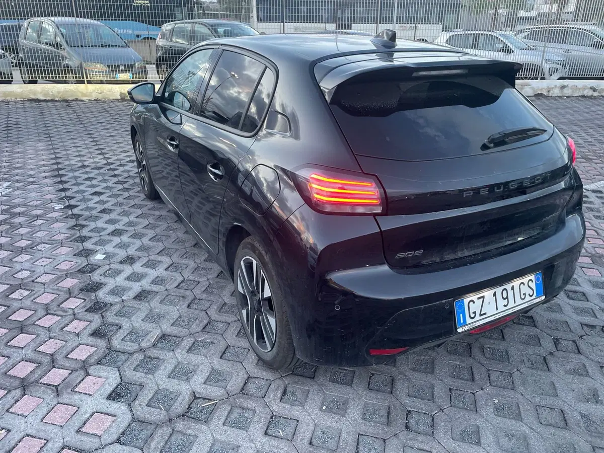 Peugeot 208 usata a Salerno (9)