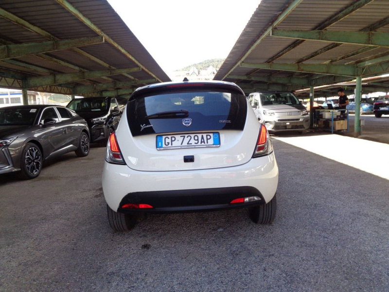 Lancia Ypsilon usata a Salerno (12)