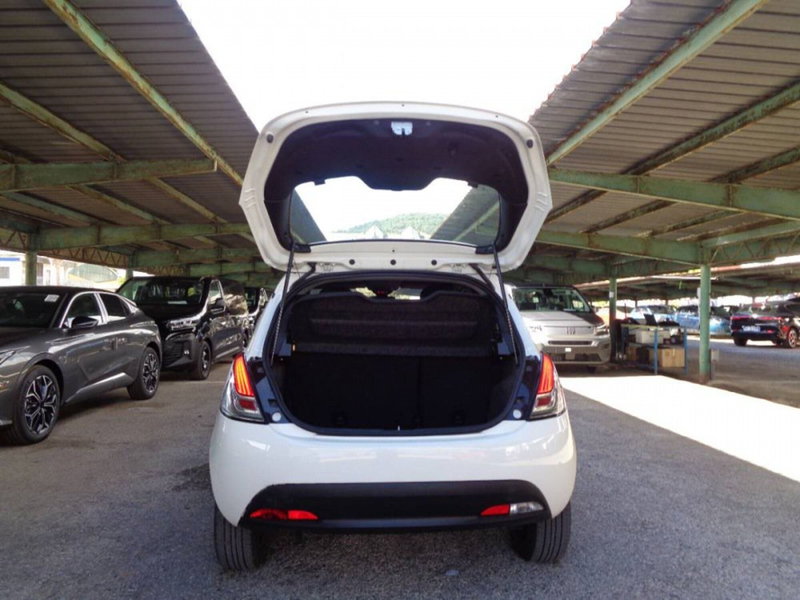 Lancia Ypsilon usata a Salerno (13)