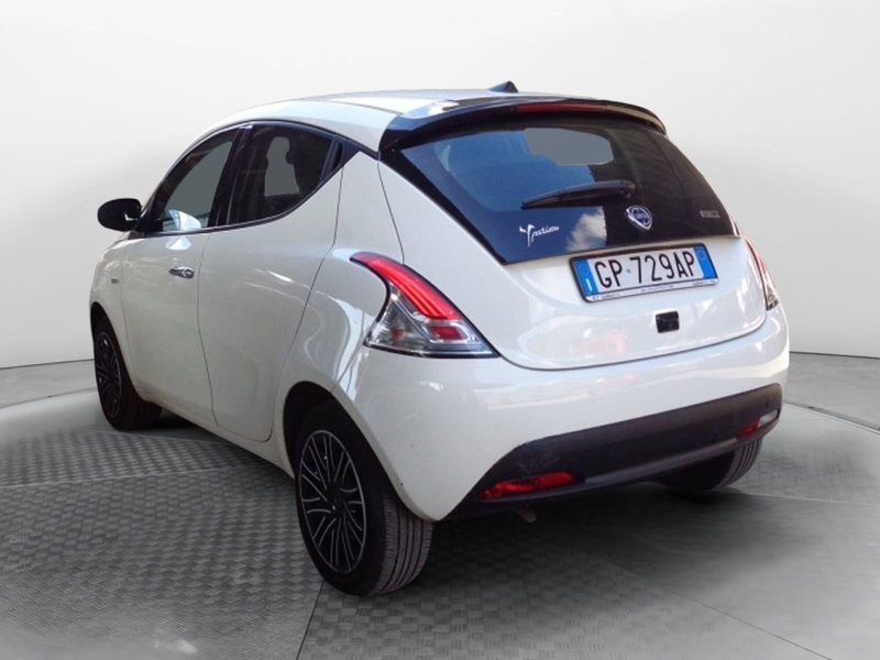 Lancia Ypsilon usata a Salerno (4)