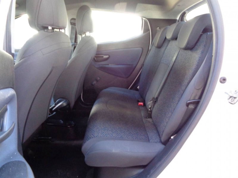 Lancia Ypsilon usata a Salerno (7)