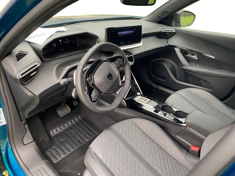 Peugeot 2008 nuova a Salerno (8)