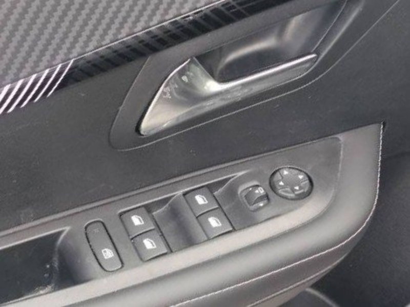 Peugeot 208 usata a Salerno (20)